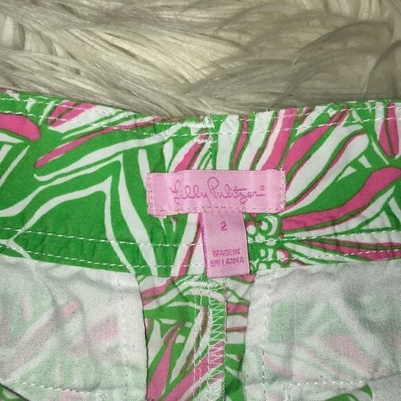 Lilly Pulitzer Green Bean Walsh Shorts Floral - Picture 2 of 7